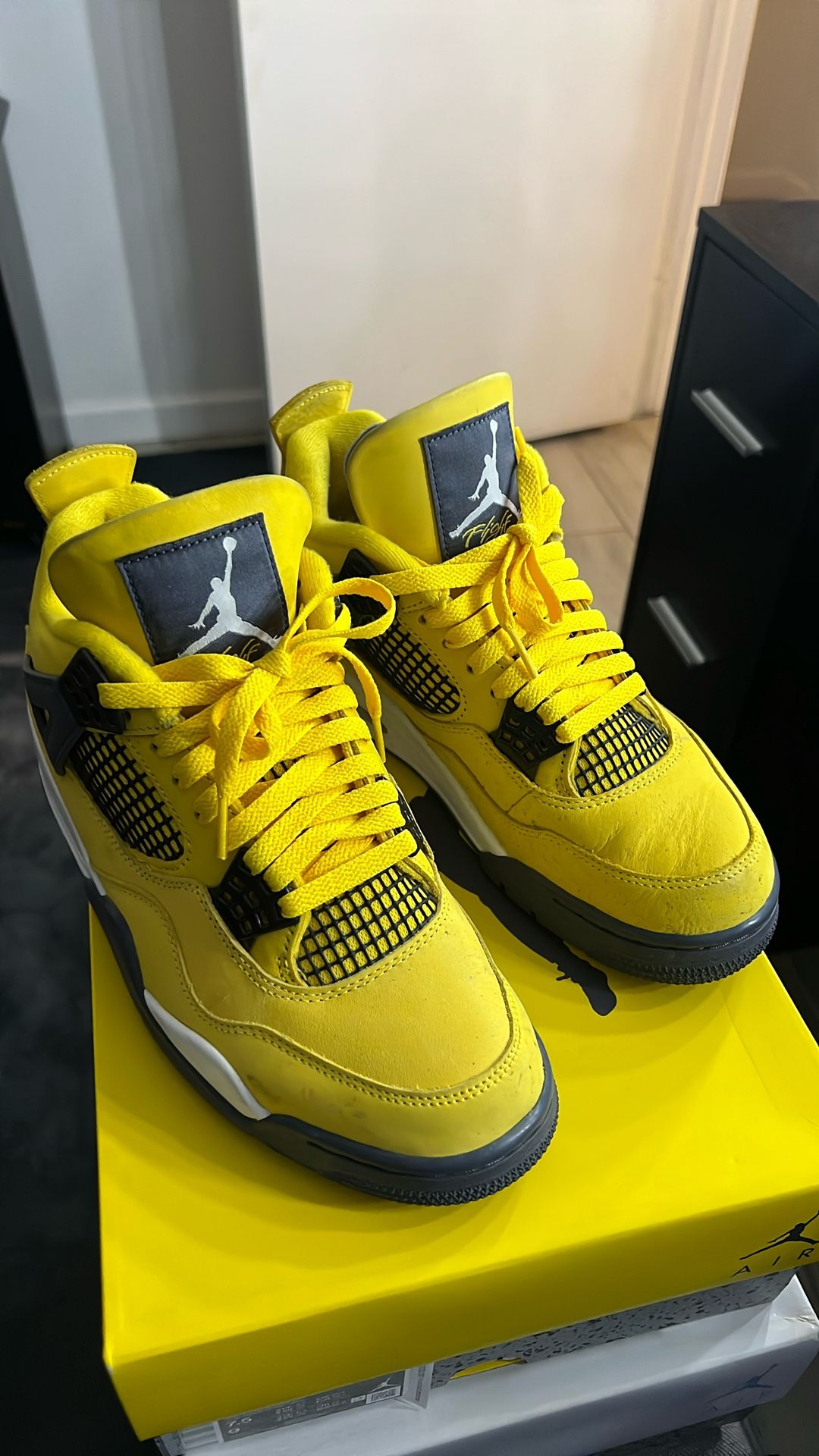 Air Jordan 4 Retro