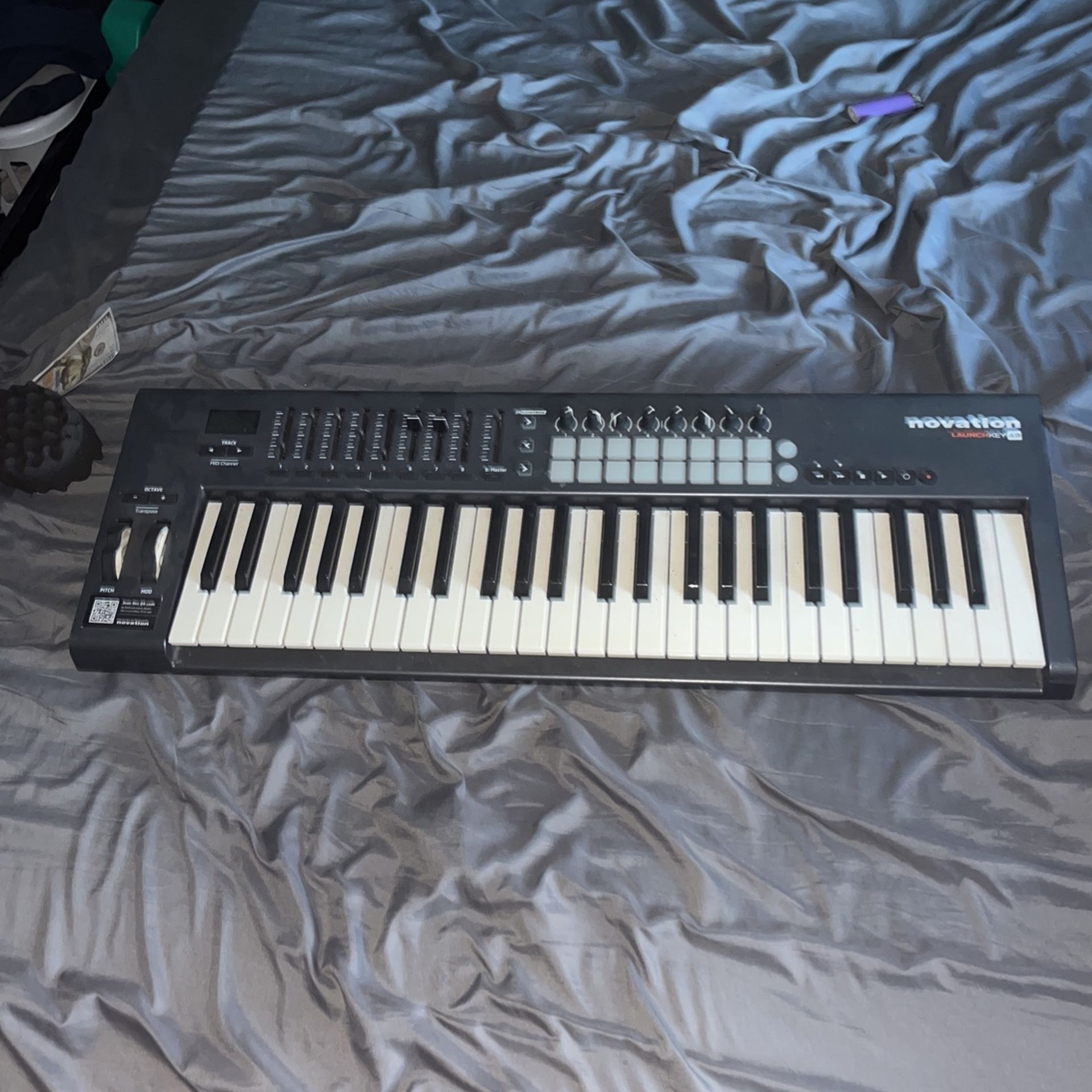 Novation Launchkey 49 Keyboard Controller