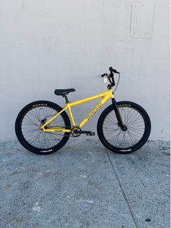 Brand new Throne The Goon Yellow Jacket 26 BMX bike