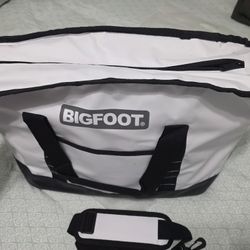 New Bigfoot White & Black Insulated Tote Cooler Bag