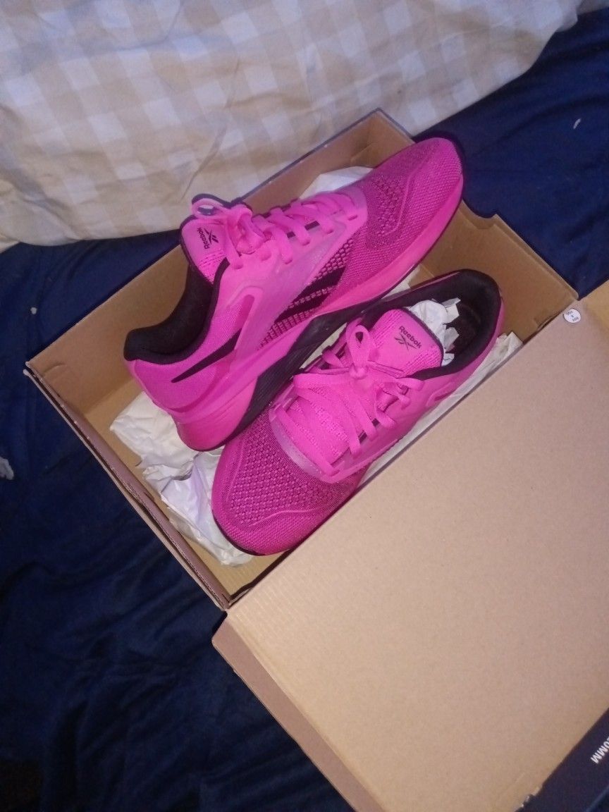 Reebok Woman's Size 9