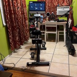Yesoul G5 Smart Exercise Bike w/ 22" HD Screen - - Local Pickup Only