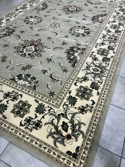 Thomasvillie 9x13ft thick area rug new