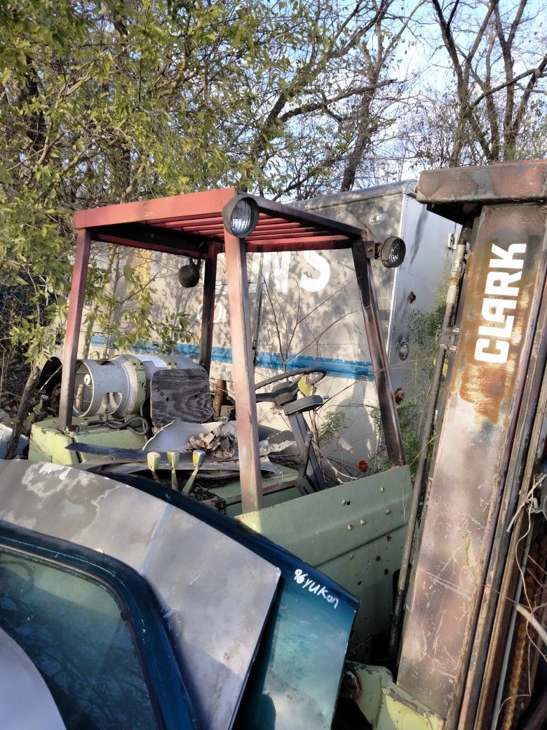 Forklift Need Hydraulic Line Fixed