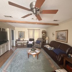 Estate sale (Grandfather cloc and big tv nfs)