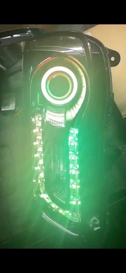 Chrysler 300 headlight