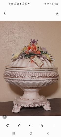 VERY BEAUTIFUL LARGE VASES WITH LID CAPADIMONTE ITALY BRAND NEW