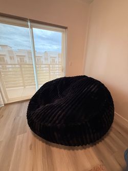Black love sac bean bag