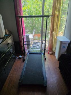 Walking pad with standing desk