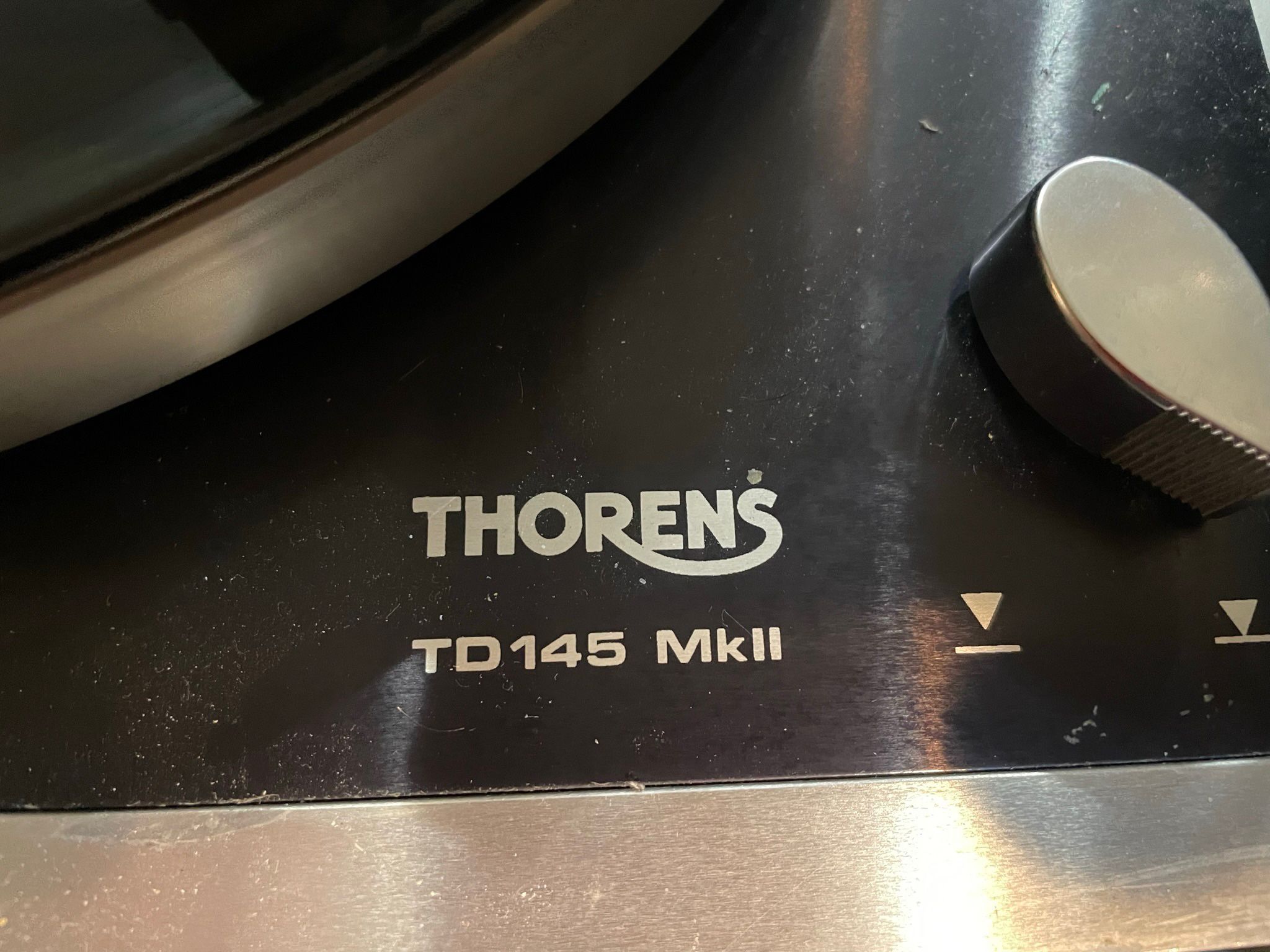 THORENS TD-145 MkII Turntable w/ SHURE V15iv