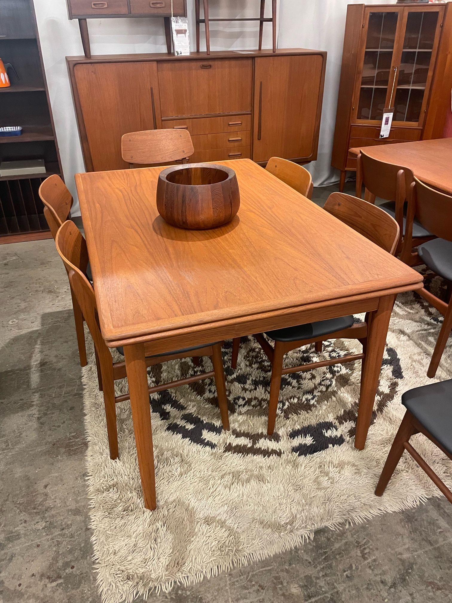 Vintage Danish dining table (expandable)