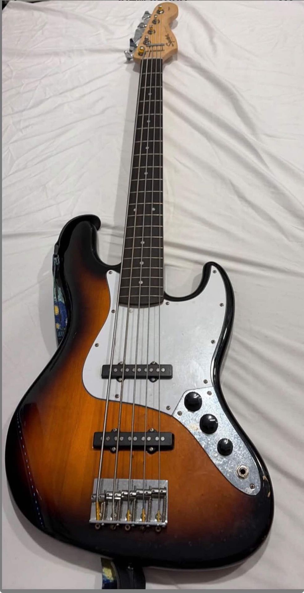 Squier Jazz Bass 5 Strings