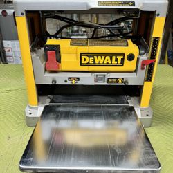 DEWALT 12.5in W 15-Amp Benchtop Planer