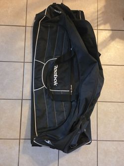 Hockey bag with wheels