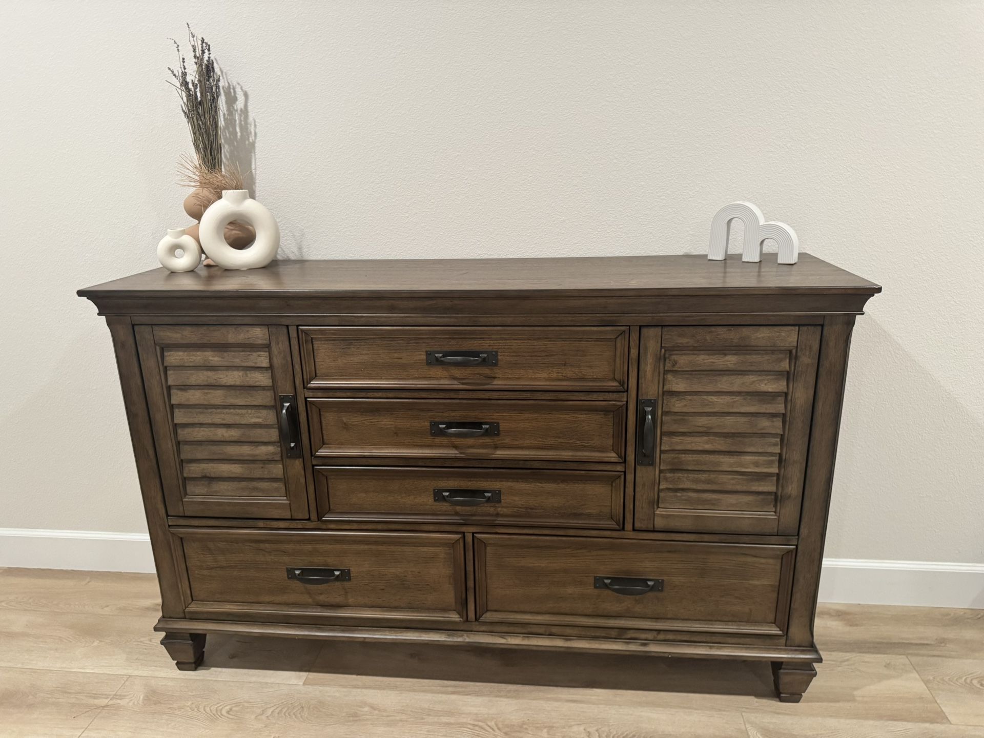 Large Dresser - Great Condition 