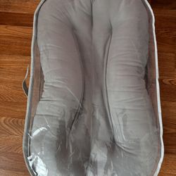 Snuggle Me Baby Lounger