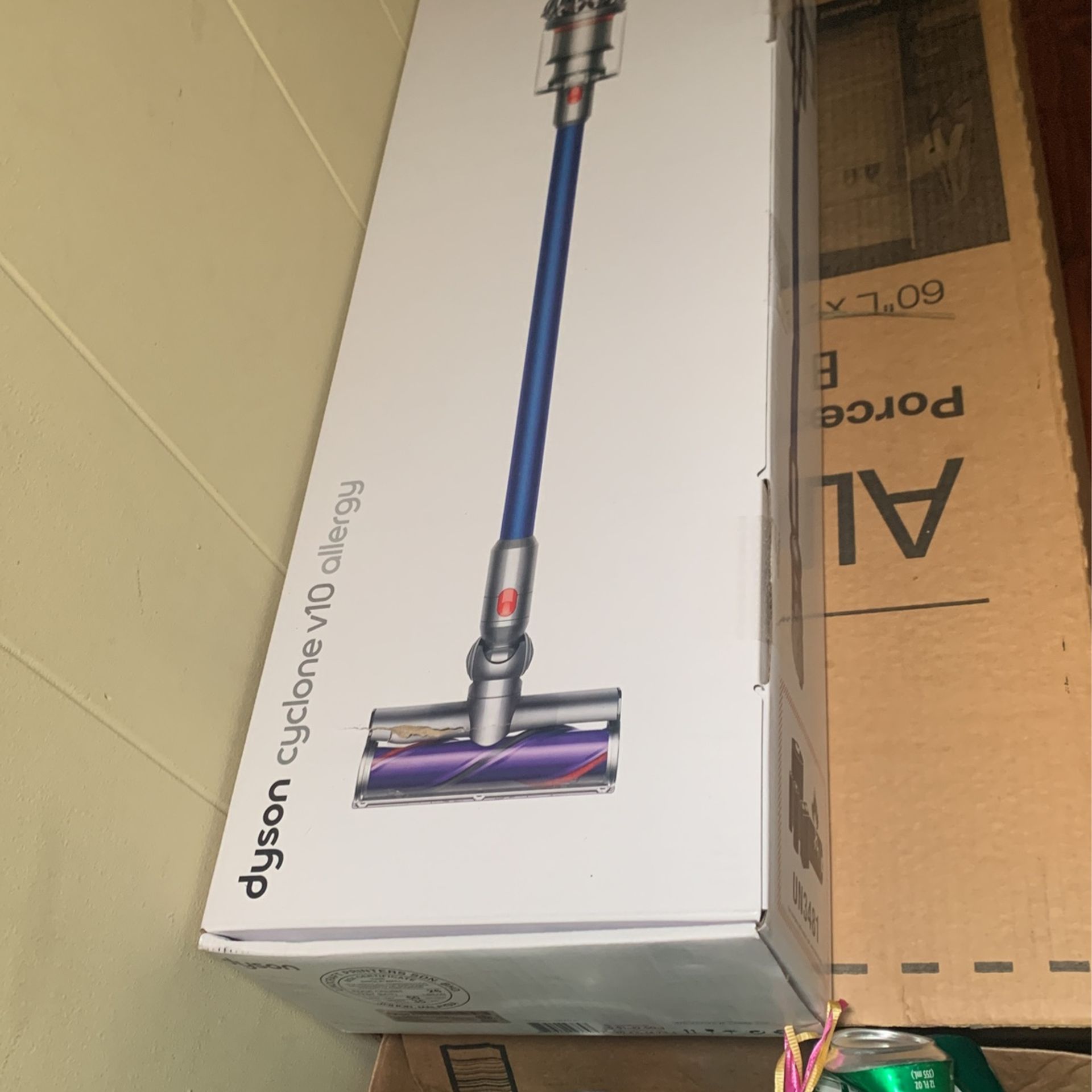 Brand New Dyson CYCLONE V10 Allergy