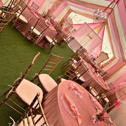 Round Tables / Chivari Gold Chairs 