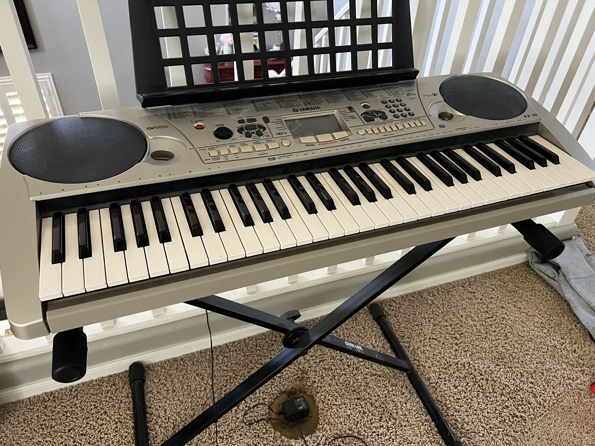 Yamaha EZ30 61-Key Portable Keyboard with Guide Lights