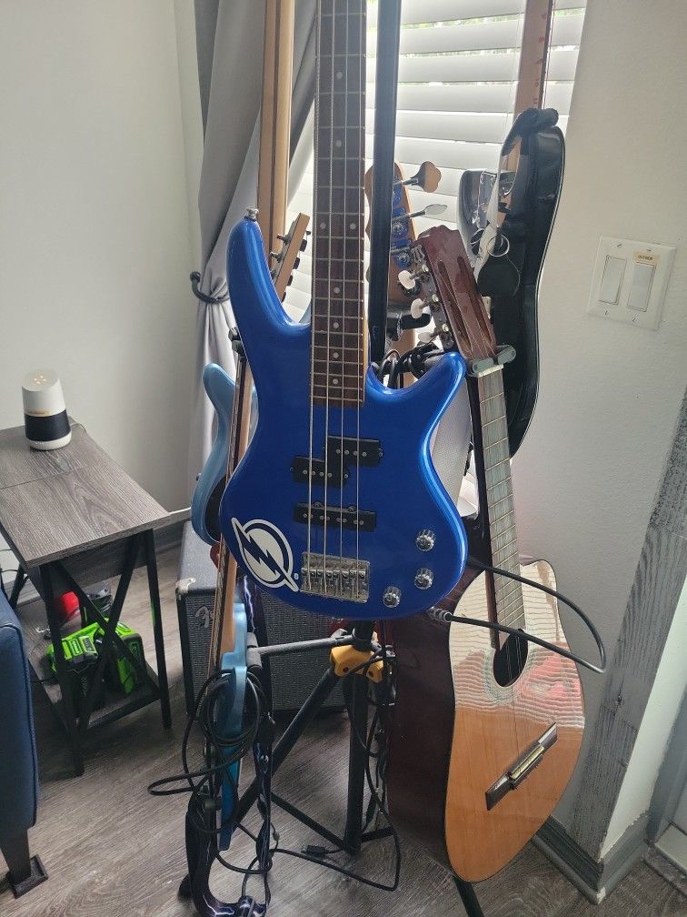 Ibanez Mikro Bass Guitar 🎸