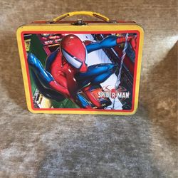 Marvel Comics 2004 Spider-Man Edition Collectible Metal Tin Embossed Lunch Box