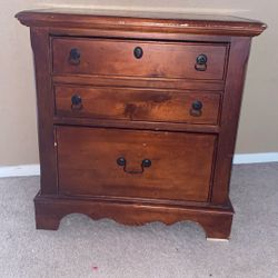 Side Dresser
