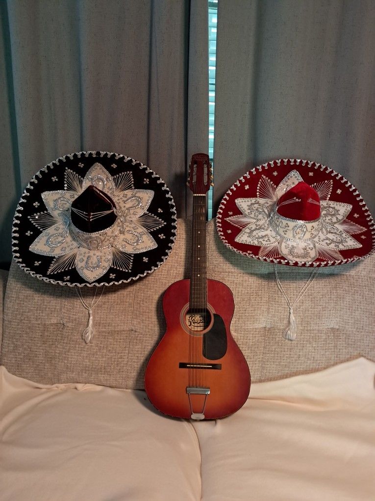 Acoustic Guitar/ 2 Sombreros