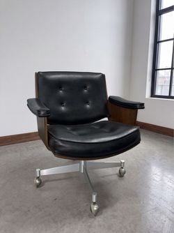 Vintage Mid-Century Modern Walnut Executive Swivel Chairs – Set of 4 | Unused