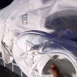 Nike Dunks Men Shoes & White Nike Hoodie 