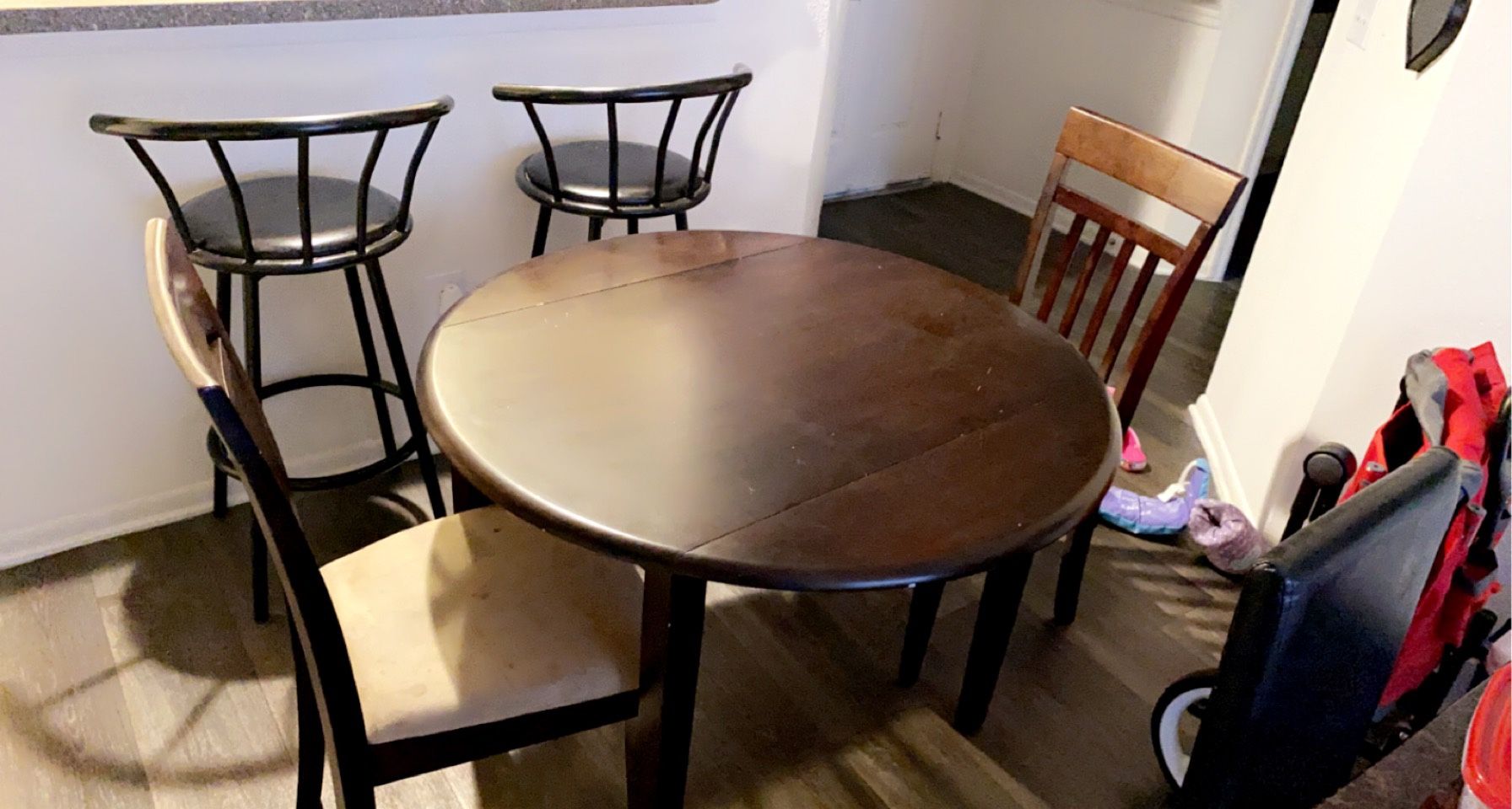 Kitchen Round Table 