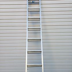 17 Foot Alluminum Ladder Works Great