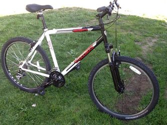 TREK 820 ST for Sale EXCELLENT CONDITION for Sale in Lake Stevens WA OfferUp
