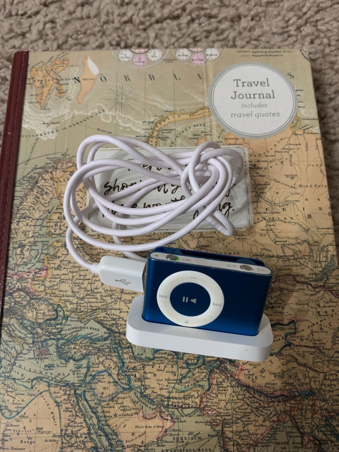 Ipod shuffle - collectible (doesn't work)