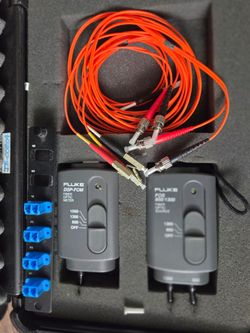 Fluke DSP-FTK Fiber Test Kit w/ DSP-FOM & FOS 850/1300 - Excellent Condition (Tested)
Description:
Up for sale is a Fluke DSP-FTK Fiber Test Kit in ex