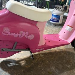 Electric Girls Razor Scooter