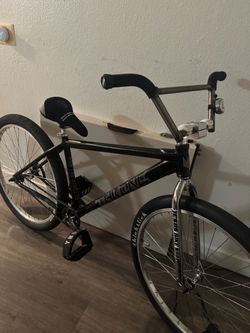Throne frame