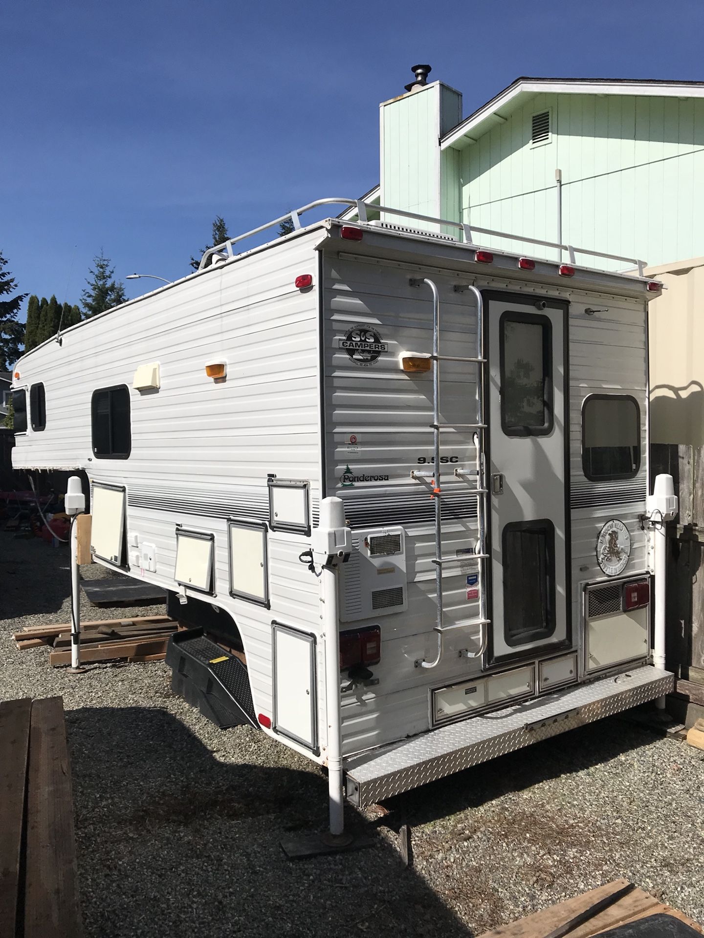 2001 S&S Ponderosa 9.5 SC truck camper