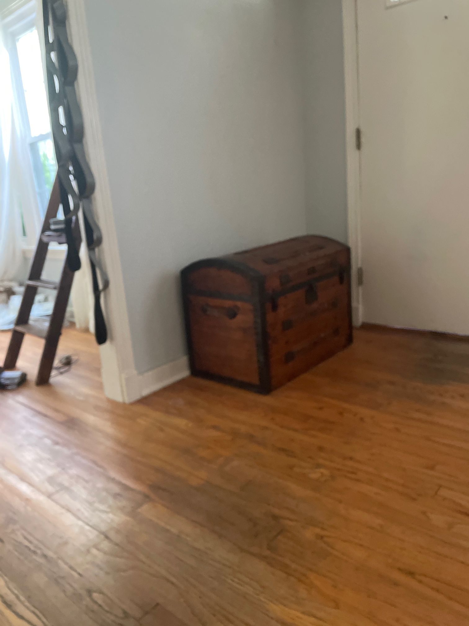 Antique-Style Wooden Steamer Trunk 