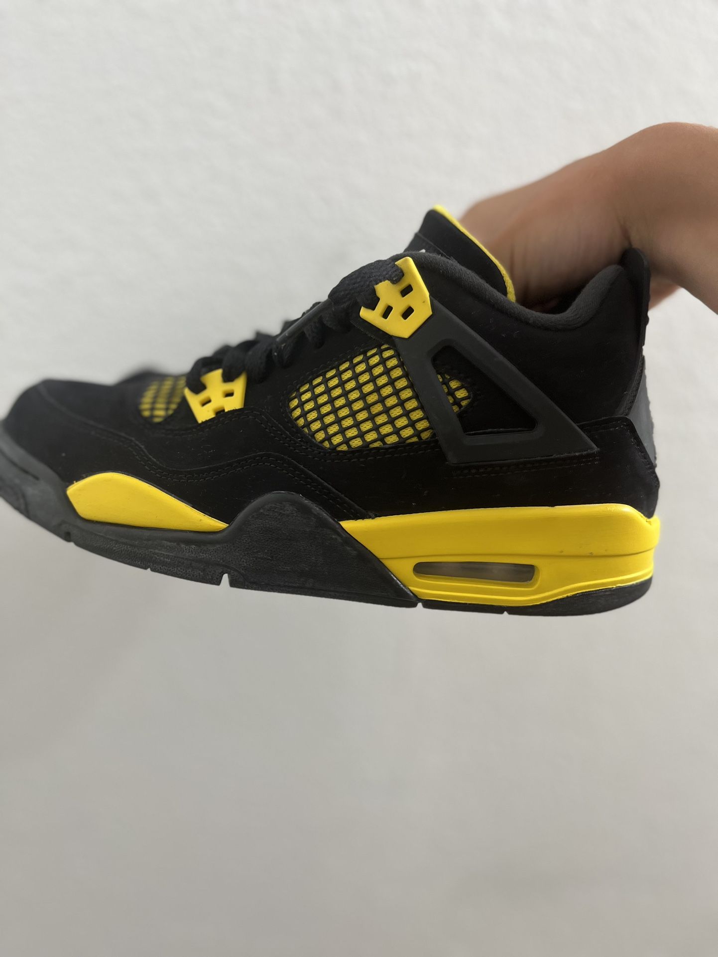Jordan 4 Thunders