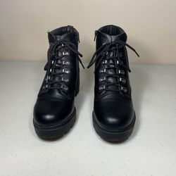 Women’s 11 Black Boots