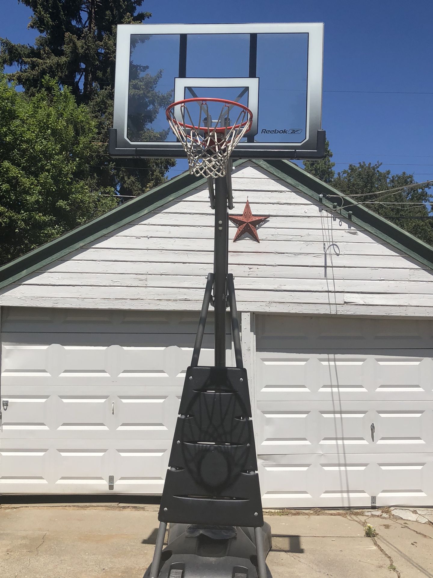 Reebok basketball hoop. In very Sale in Spokane, WA - OfferUp