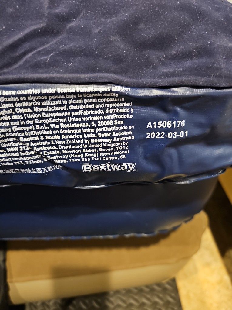 BESTWAY AIR MATTRESS