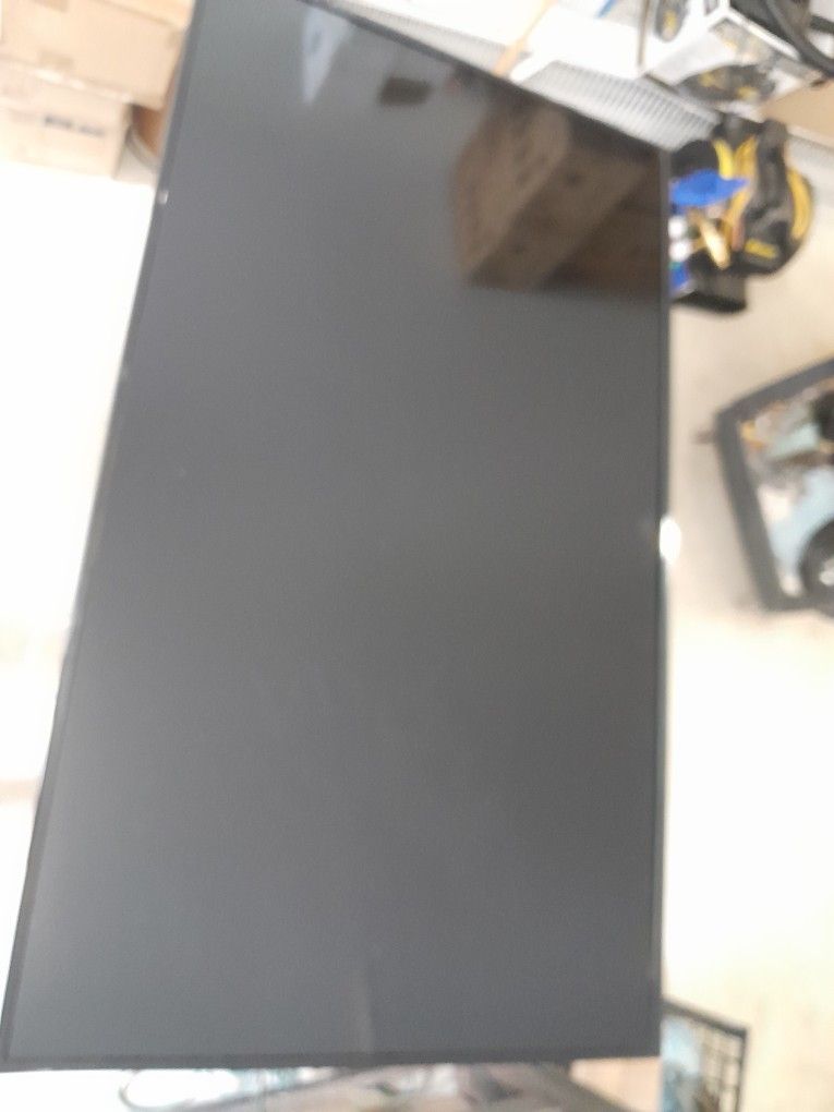 55" Haier + Swivel Mount