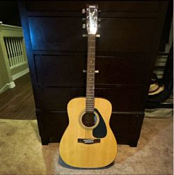 Yamaha Acoustic Guitar Natural Finish