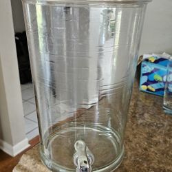 2.5 Gallon Drink Dispenser