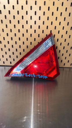 2015-2017 Toyota Camry Halogen Right  Side Tail Light Assembly Light 945235 OEM light 💡
