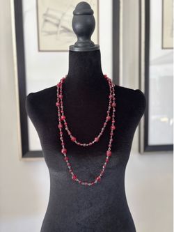 Necklace dark red
