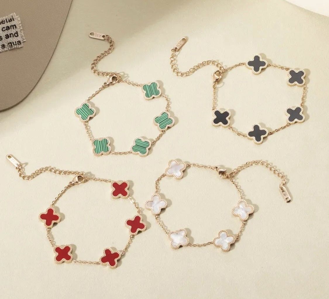 Four Leaf Clover Bracelet for Women, Gold Plated Stainless Steel 4 Leaf