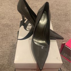 Nine West Gray Heels Size 8