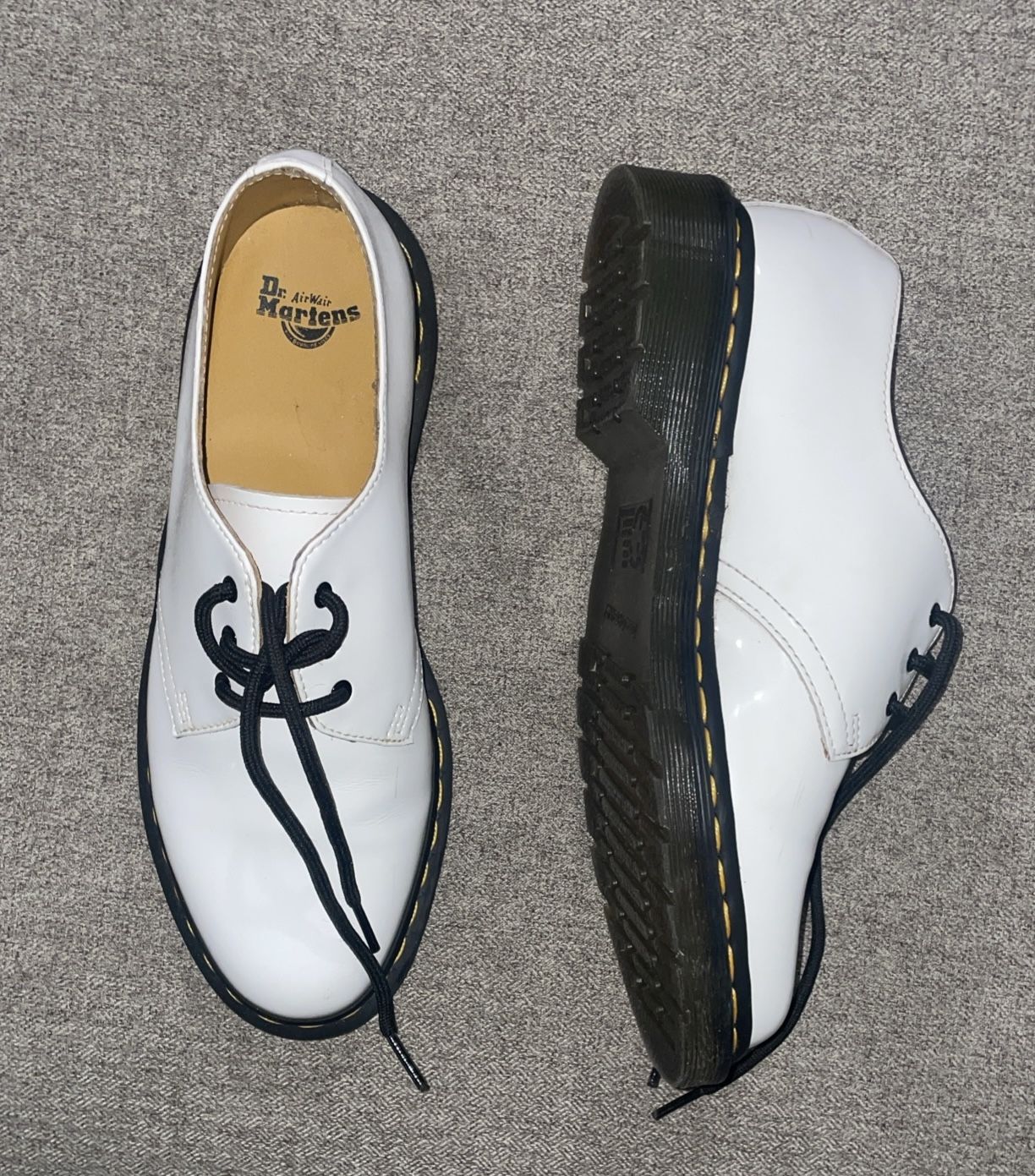 NEW Dr. Martens Smooth Patent Leather Shoes Size 9 White/Black Doc Air Sole